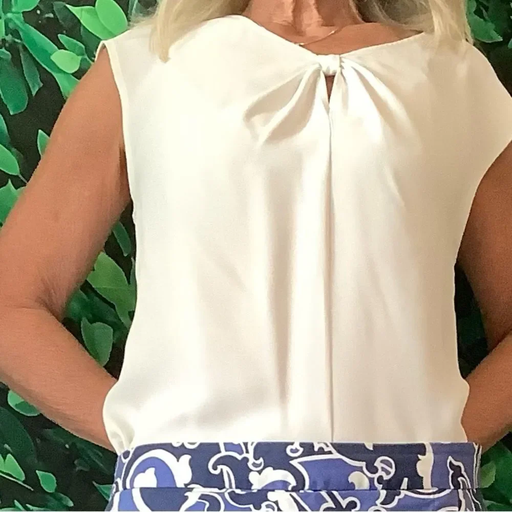 🎀 WHBM White Bow-Front Blouse – Cap Sleeve, Rounded Neck – Size M - Picture 8 of 8